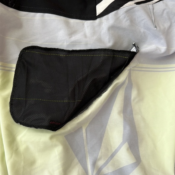 Volcom Lime Black & Gray Board Shorts With side zip pocket Size 33 - Picture 9 of 13